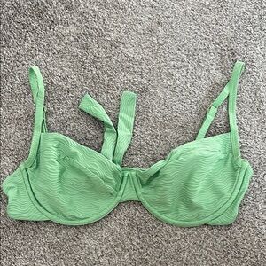 Monday Swimwear Maui Top - Pistachio Wave